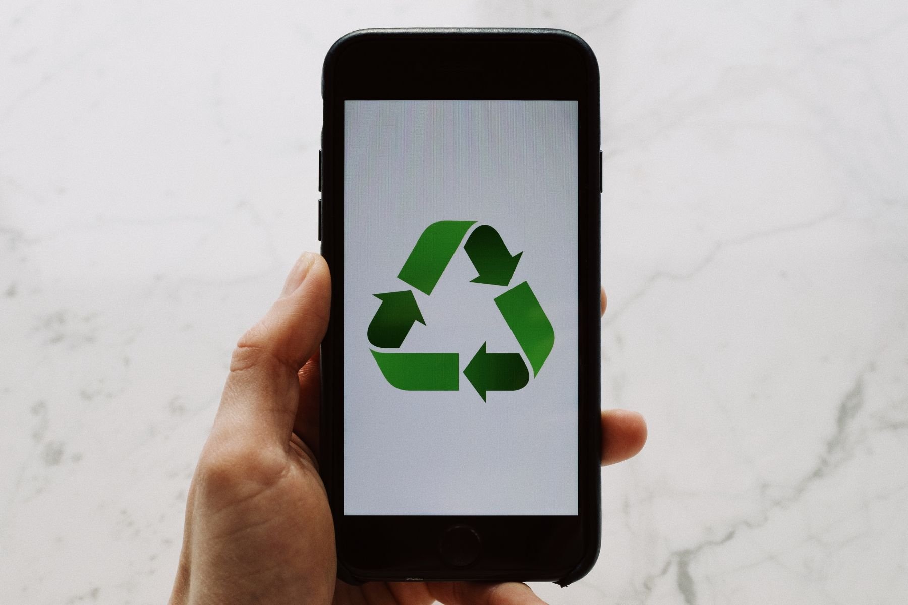 recycling symbol on smartphone